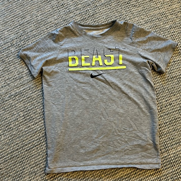 Nike BEAST t-shirt - Picture 1 of 2